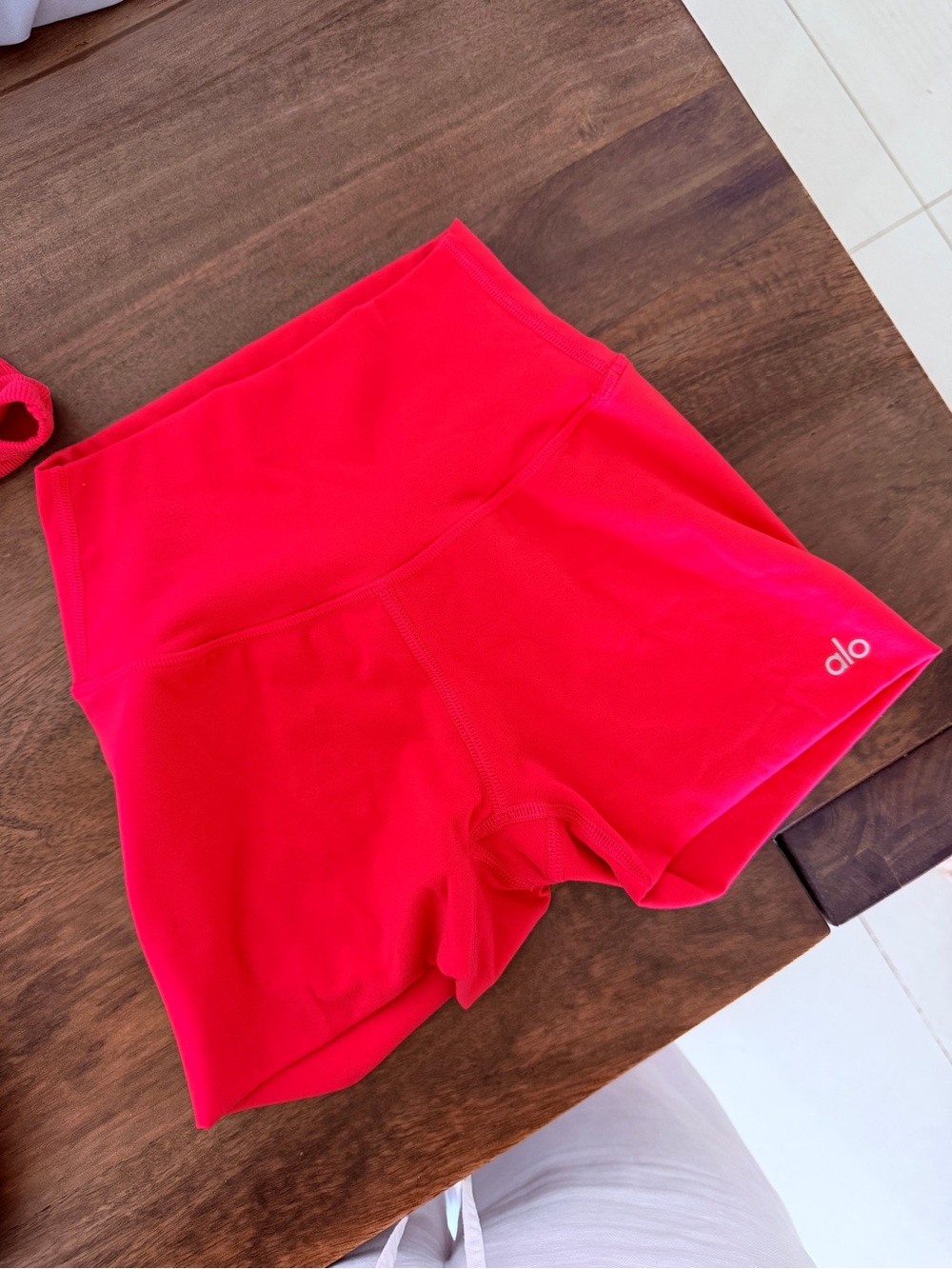 ALO Yoga soft sculpt shorts candy Apple red XS